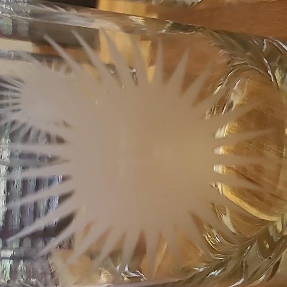 Nieman Marcus Etched Sunburst Glass Tumblers Set of 4 - Picture 4 of 6